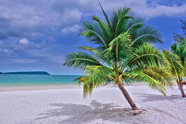 Secret quiet beaches for Tourists